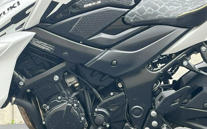 2021 Suzuki GSX-S750ZAM1