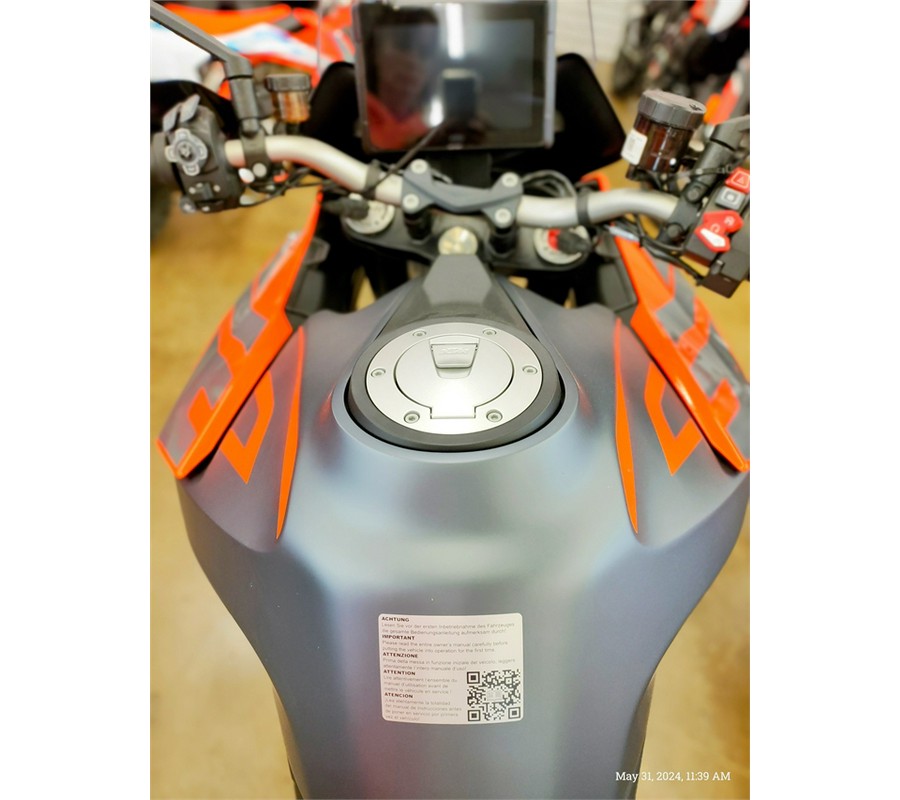 2023 KTM 1290 Super Duke GT