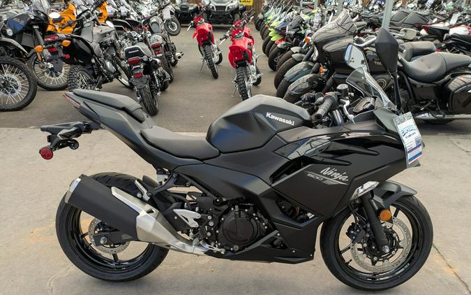 2026 Kawasaki Ninja® 500 ABS