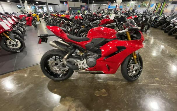 2026 Ducati PANIGALE V2 S