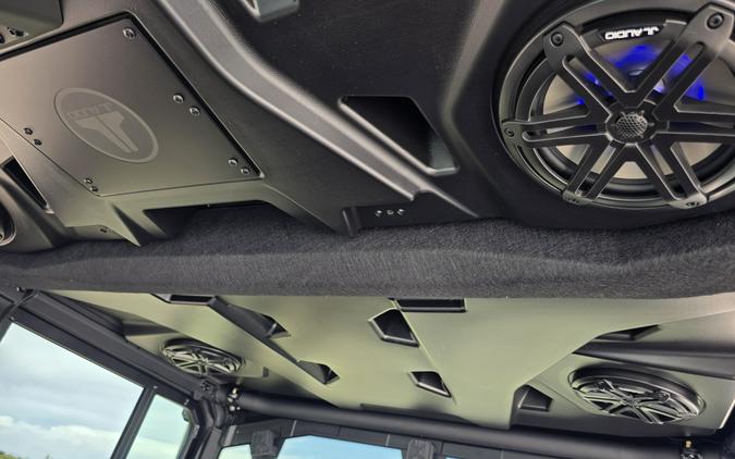 2026 Can-Am Defender MAX Lone Star CAB HD11