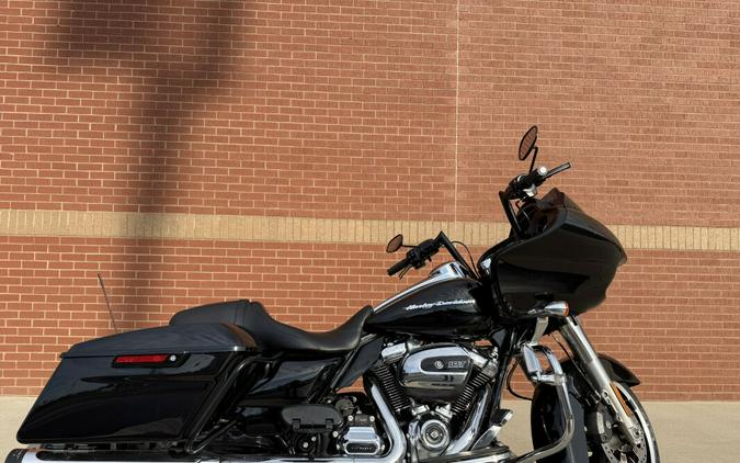 2017 Harley-Davidson® Road Glide® Special Vivid Black