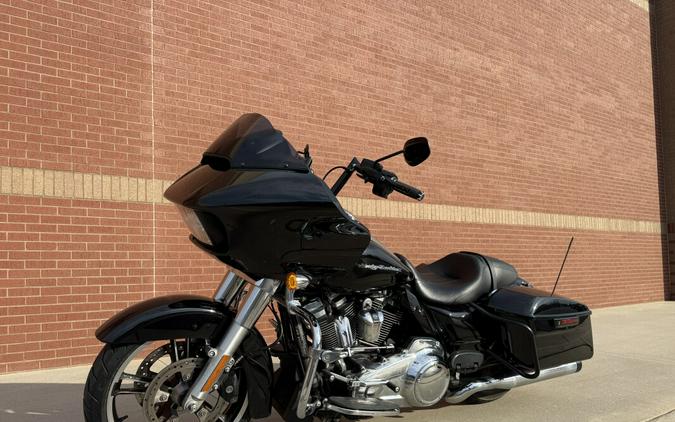 2017 Harley-Davidson® Road Glide® Special Vivid Black