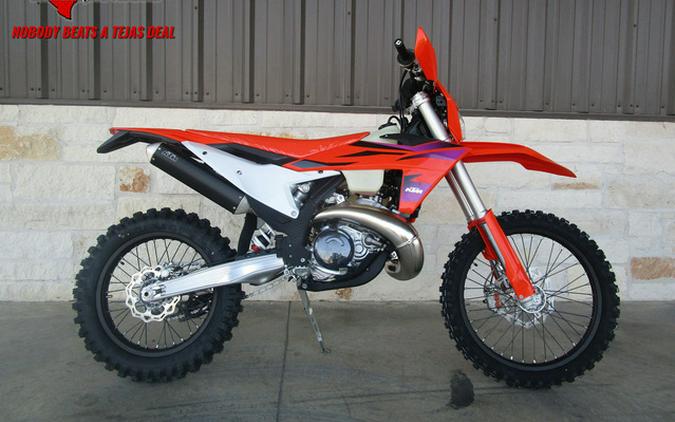 FIRST LOOK! KTM INTRODUCES 2024 KTM 300XC-W HARD-ENDURO MODEL