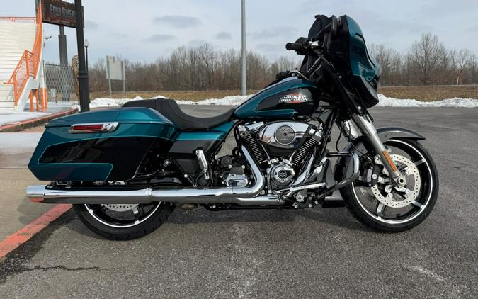 2026 Harley-Davidson® Street Glide® Teal Thunder / Vivid Black Chrome Trim