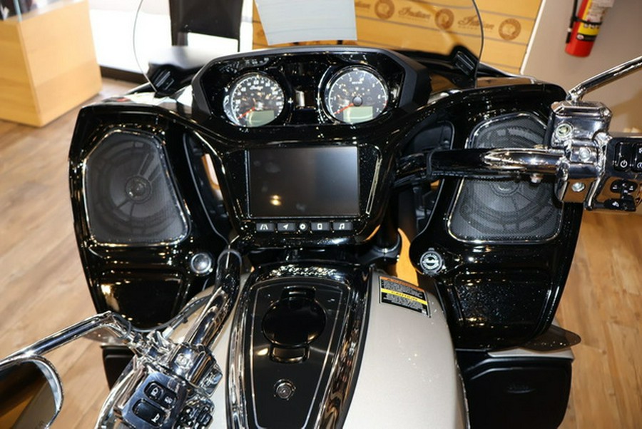 2026 Indian Pursuit Limited 112 W/Powerband Audio Black Metal