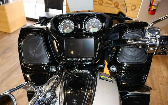 2026 Indian Pursuit Limited 112 W/Powerband Audio Black Metal