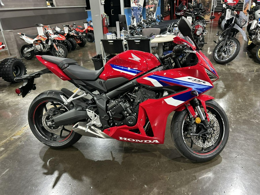 2026 Honda CBR650R E-CLUTCH