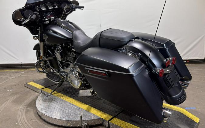 2022 Harley-Davidson® Street Glide® Special Black Denim