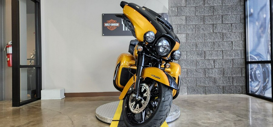 2023 Harley-Davidson® Ultra Limited FLHTK