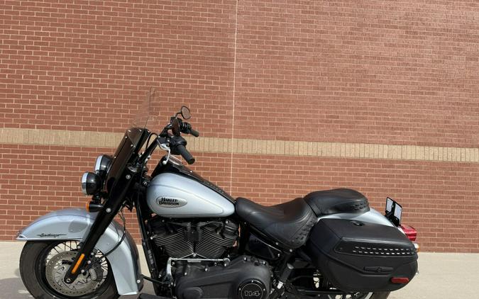 2024 Harley-Davidson® Heritage Classic Atlas Silver Metallic - Black Finish