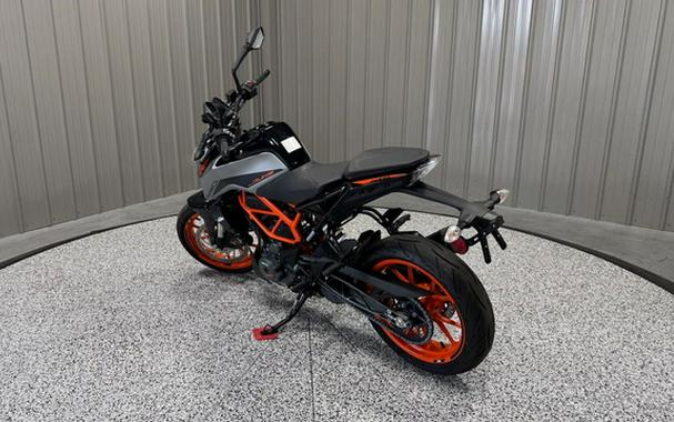 2022 KTM Duke 390