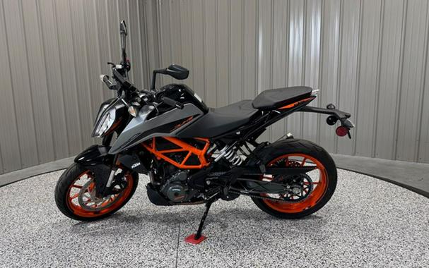2022 KTM Duke 390
