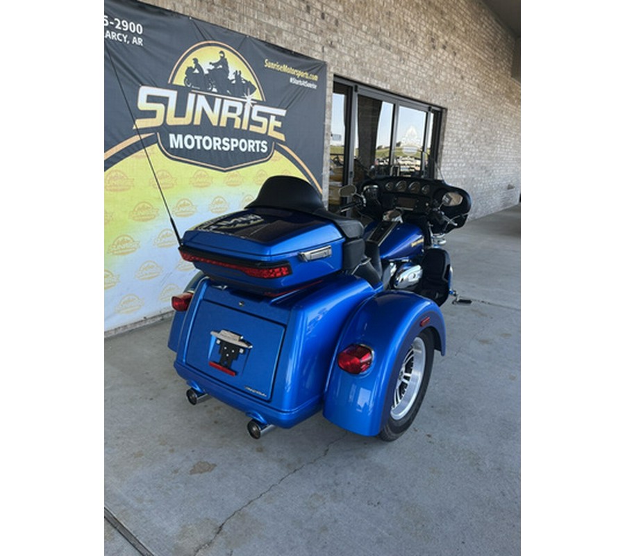 2017 Harley-Davidson Trike FLHTCUTG Tri Glide Ultra