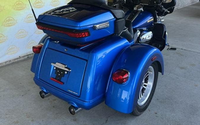 2017 Harley-Davidson Trike FLHTCUTG Tri Glide Ultra