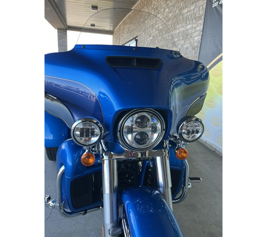 2017 Harley-Davidson Trike FLHTCUTG Tri Glide Ultra