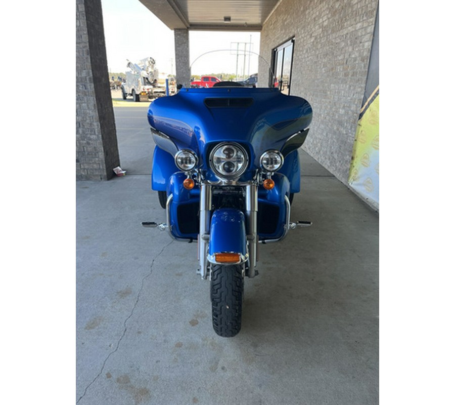 2017 Harley-Davidson Trike FLHTCUTG Tri Glide Ultra
