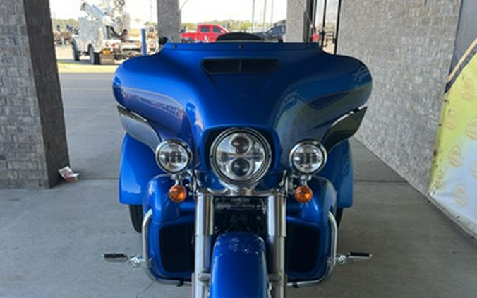 2017 Harley-Davidson Trike FLHTCUTG Tri Glide Ultra