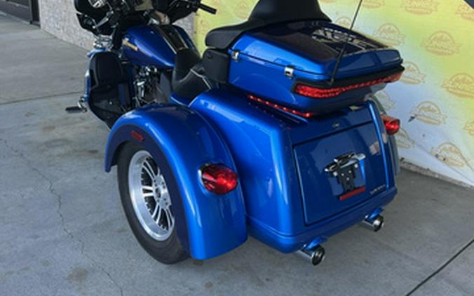2017 Harley-Davidson Trike FLHTCUTG Tri Glide Ultra
