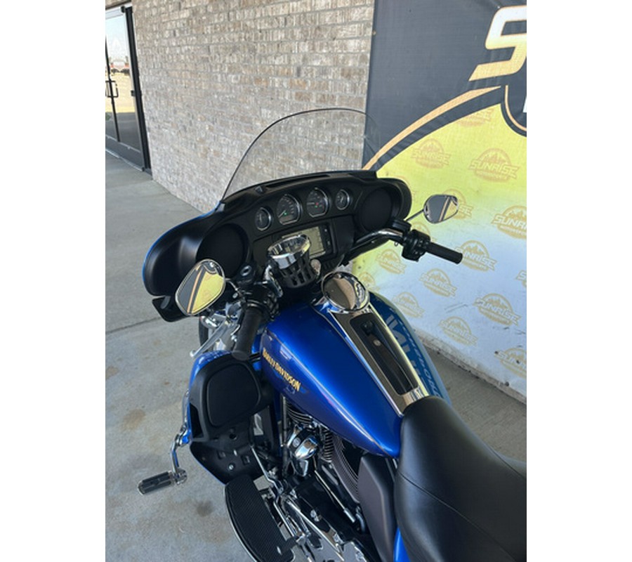 2017 Harley-Davidson Trike FLHTCUTG Tri Glide Ultra