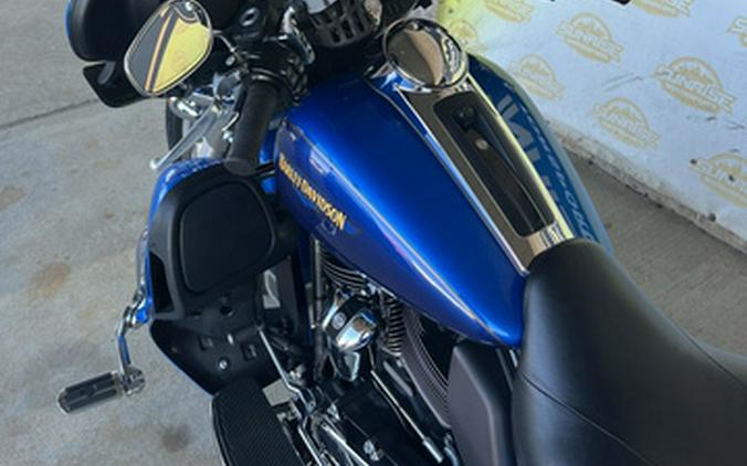2017 Harley-Davidson Trike FLHTCUTG Tri Glide Ultra