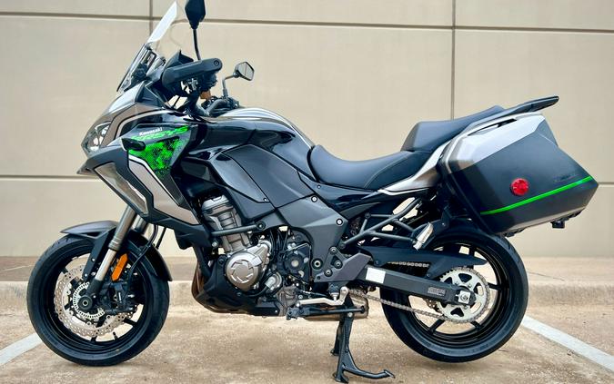 2022 Kawasaki Versys 1000 SE LT+