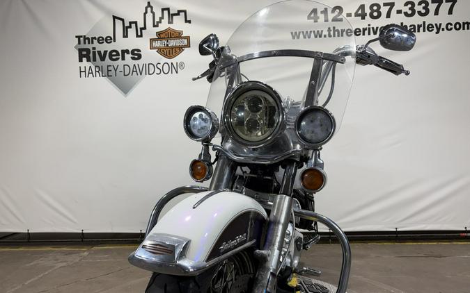 2010 Harley-Davidson Heritage Softail Classic Two-Tone White Ice Pearl/Black Ice Pearl