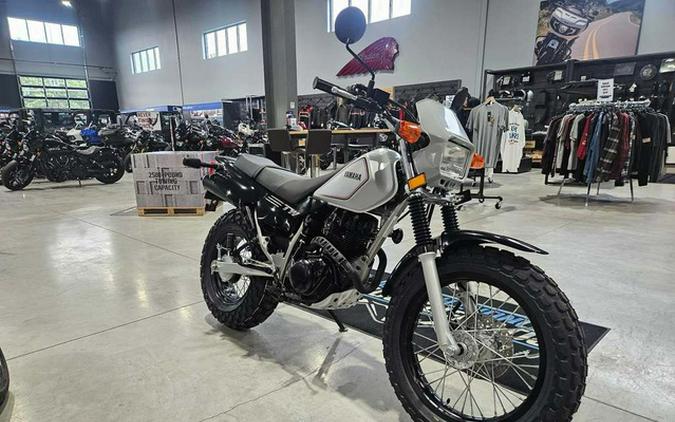 2027 Yamaha TW 200