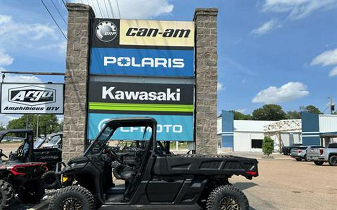 2024 Can-Am Defender Pro XT