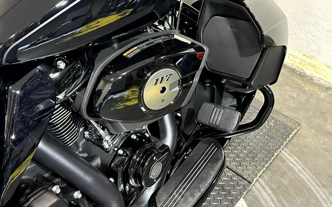 2026 Harley-Davidson® Street Glide Limited Vivid Black