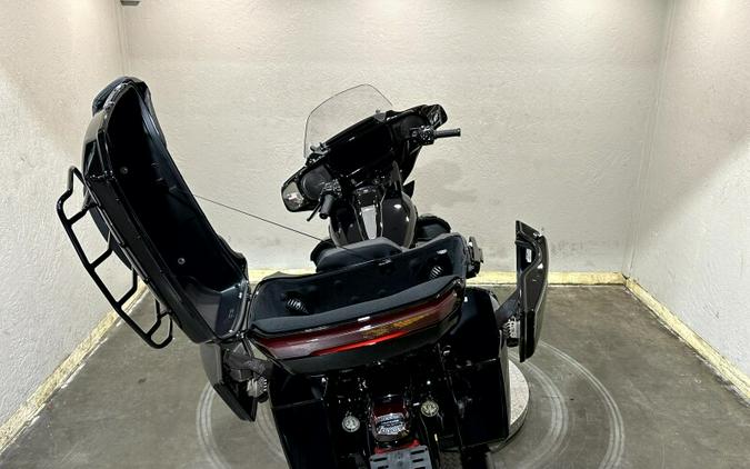 2026 Harley-Davidson® Street Glide Limited Vivid Black