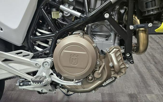 2026 Husqvarna Supermoto 701