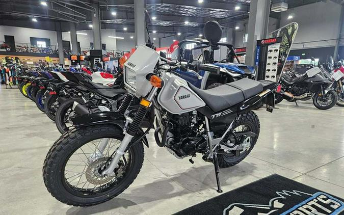 2027 Yamaha TW 200