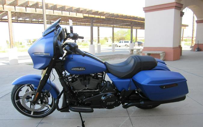 2026 Harley-Davidson Street Glide AURORA BLUE DNM