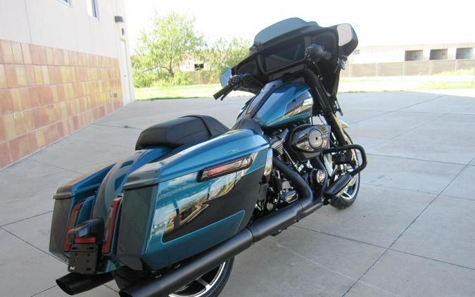 2026 Harley-Davidson Street Glide TEAL THUNDR/BLK W/ PINSTRIP