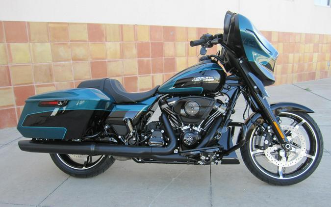 2026 Harley-Davidson Street Glide TEAL THUNDR/BLK W/ PINSTRIP