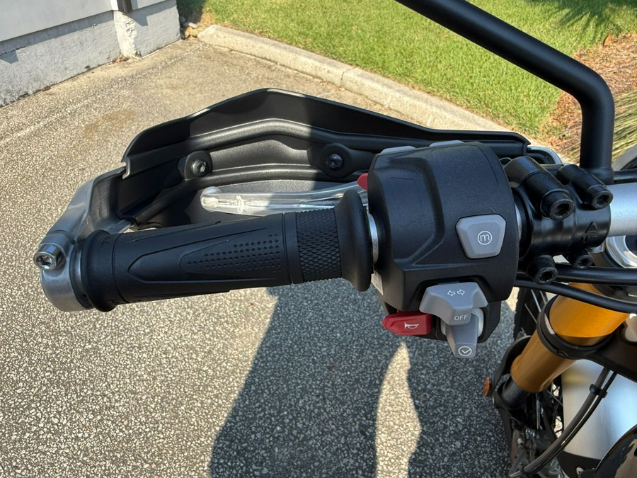 2025 Triumph Scrambler 1200 XE