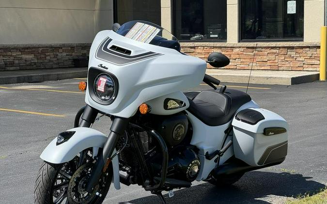 2024 Indian Motorcycle® Chieftain® Dark Horse® w/Powerband Audio Pkg Ghost White Metallic Smoke wit