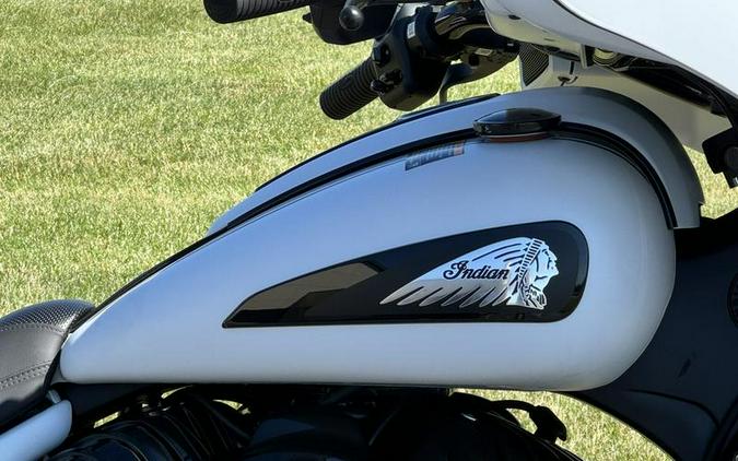 2024 Indian Motorcycle® Chieftain® Dark Horse® w/Powerband Audio Pkg Ghost White Metallic Smoke wit