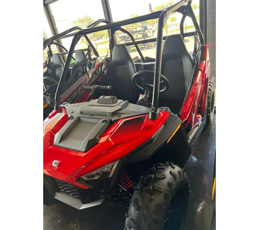 2025 Polaris RZR 200 EFI