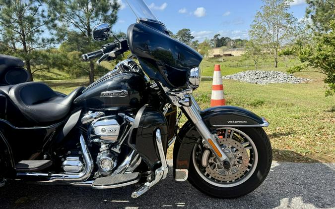2018 Tri Glide® Ultra FLHTCUTG