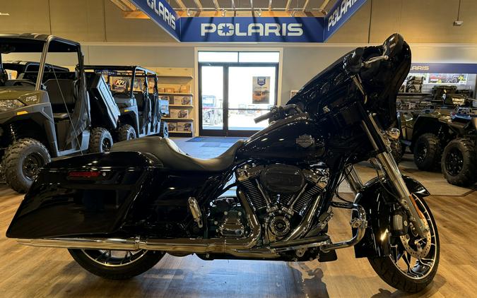 2023 Harley-Davidson® Street Glide Special Vivid Black w/Chrome Finish - 110853