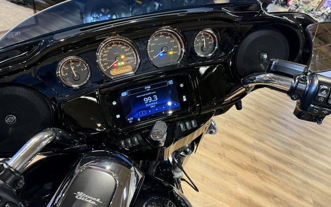 2023 Harley-Davidson® Street Glide Special Vivid Black w/Chrome Finish - 110853