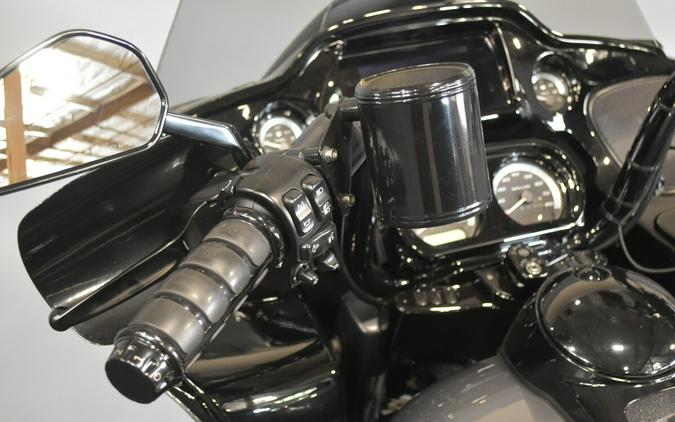 2021 Harley-Davidson Road Glide Limited Gauntlet Gray Metallic - Black Finish