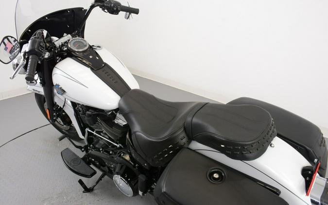 2025 Harley-Davidson® FLHC Heritage Classic