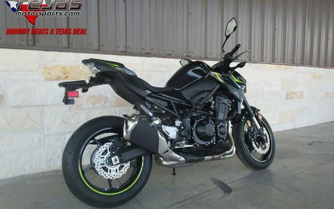 2024 Kawasaki Z900 ABS Metallic Spark Black/Metallic Matte Dark