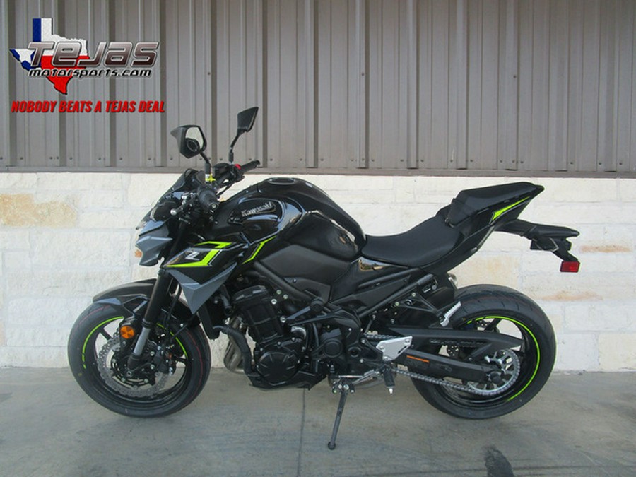 2024 Kawasaki Z900 ABS Metallic Spark Black/Metallic Matte Dark