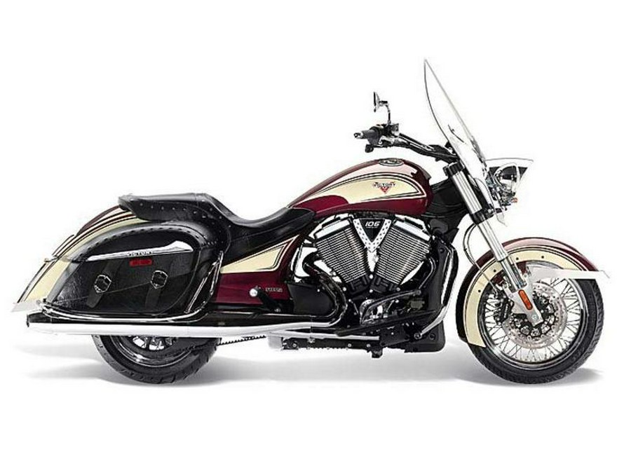 2013 Victory Motorcycles® Cross Roads Classic® Burgundy & Khaki W/ Graphics