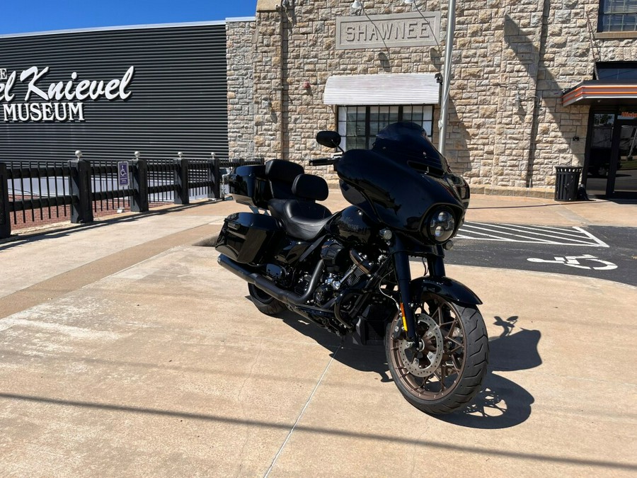 FLHXST 2022 Street Glide® ST