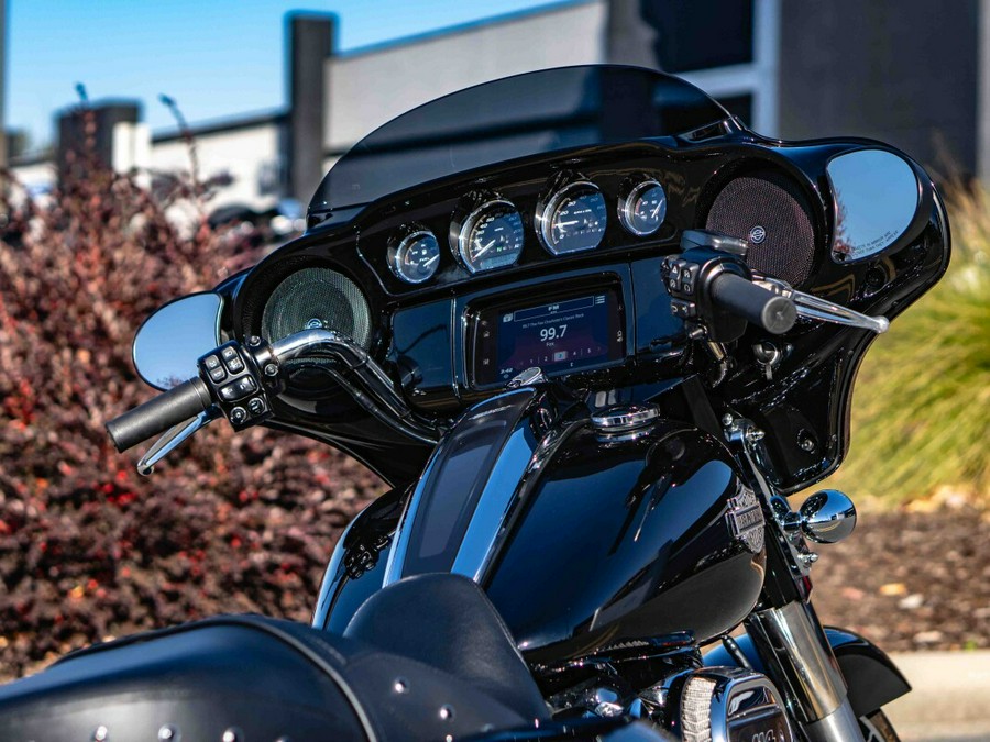 FLHXS 2022 Street Glide® Special